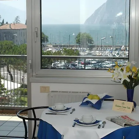 Aparthotel Centro Vela Riva del Garda